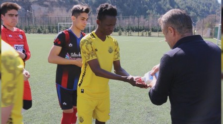 Futbolcular maa dezenfekte edilerek kt