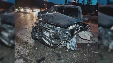 Kontrolden kan otomobil nce bariyere sonra tra arpt: 1 yaral